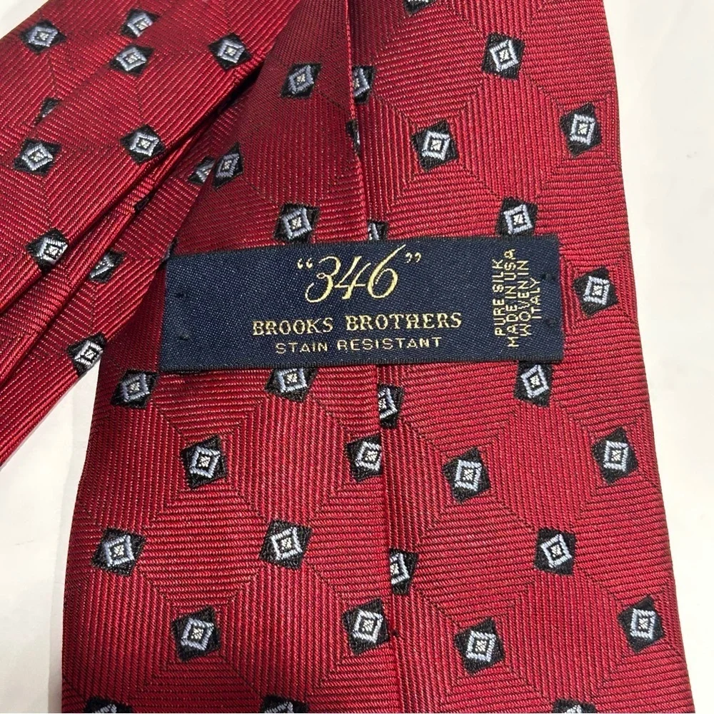 Vintage Brooks Brothers 346 Red Mens Woven 100% Silk Necktie, Dots, USA Made
